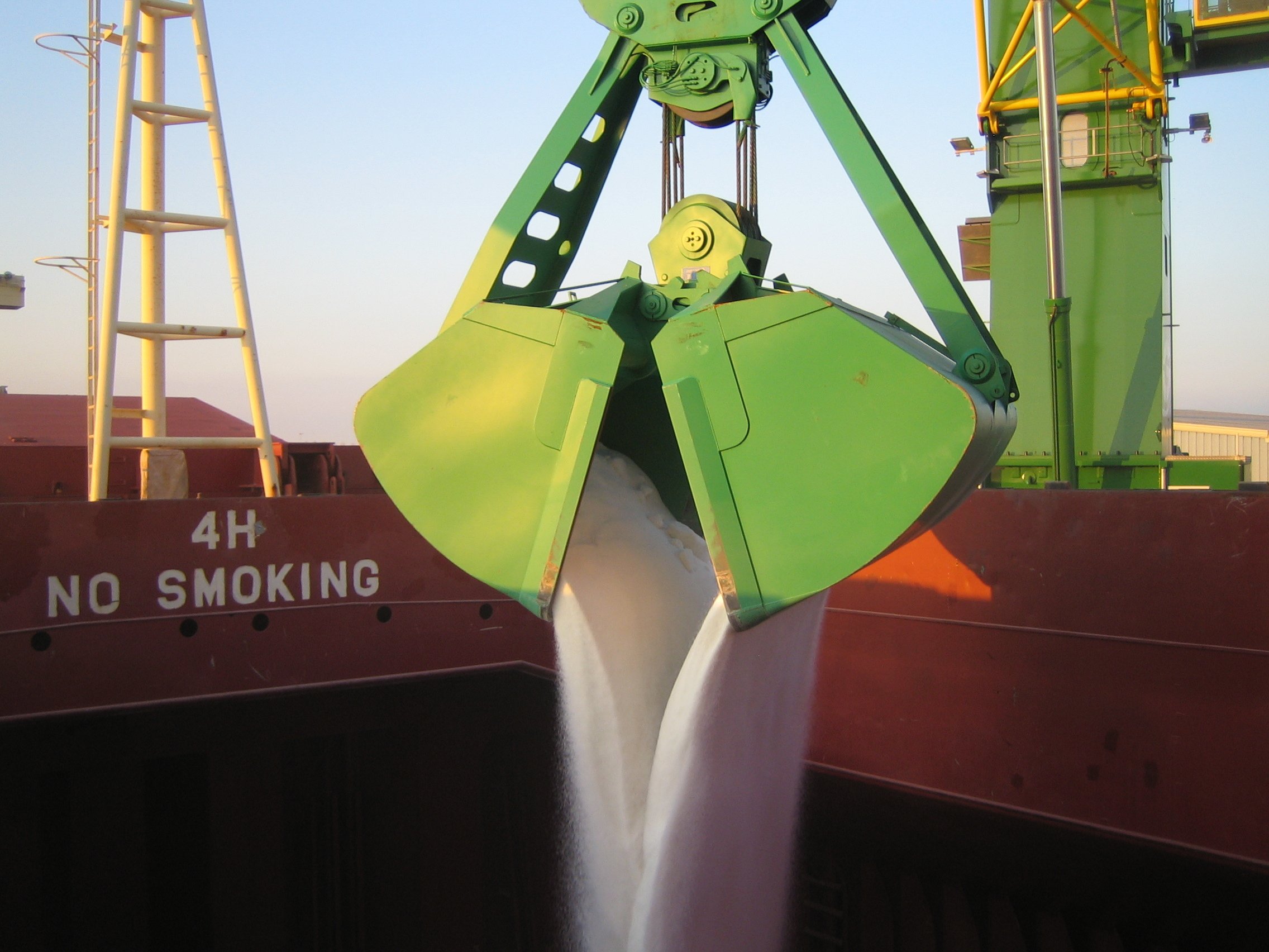 Clamshell grab with Alumina