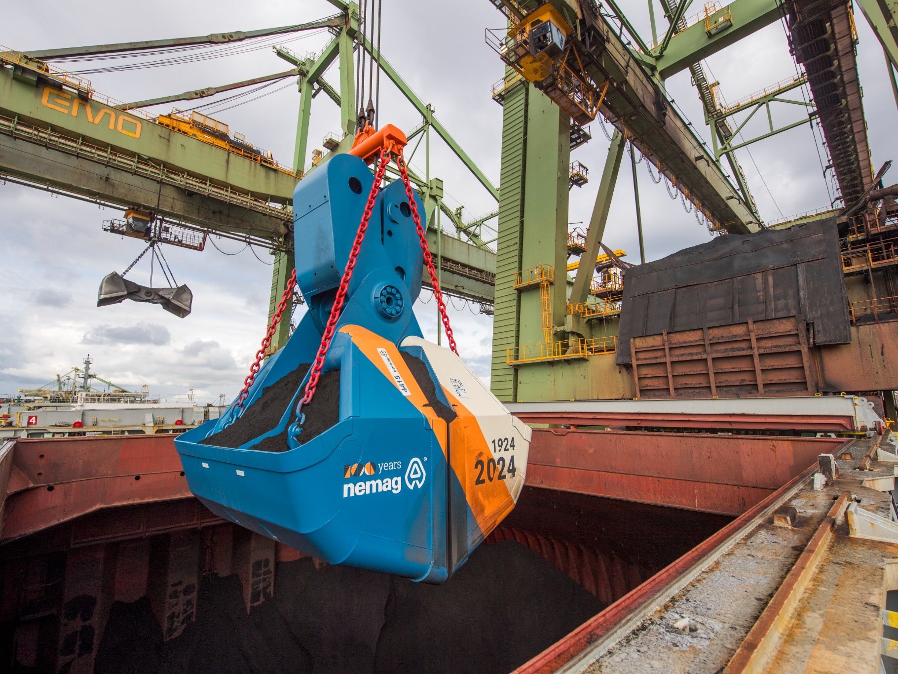 resized10_center_4_3